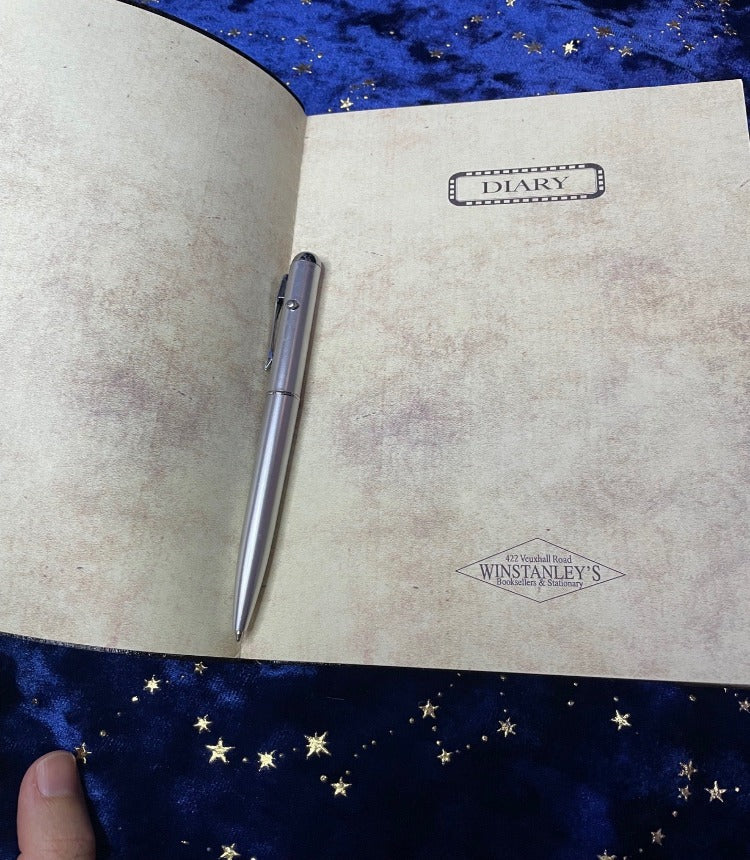 Tom Riddle‘ s notebook with magic pen